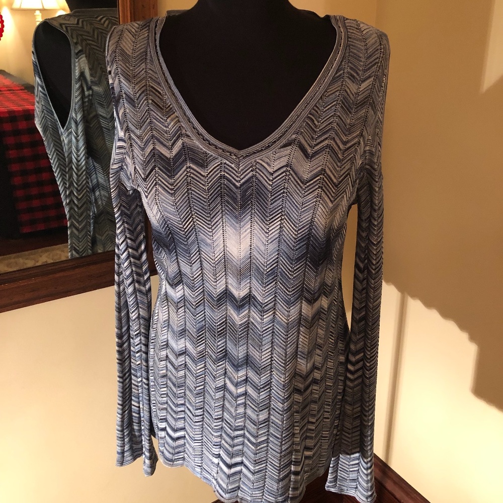 White House Black Market Blue Chevron Cold Shoulder Tunic Top